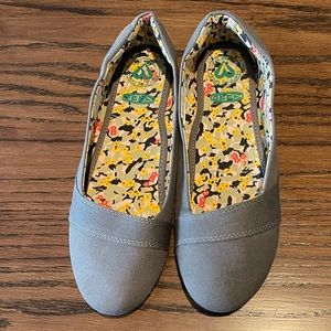 Keen Cortona Flat Slip-On Shoes - never worn!